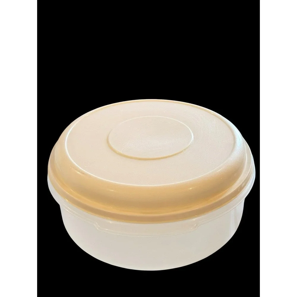 Rubbermaid Servin' Saver # 5 22 Cup Almond Lid Storage Container Round Large